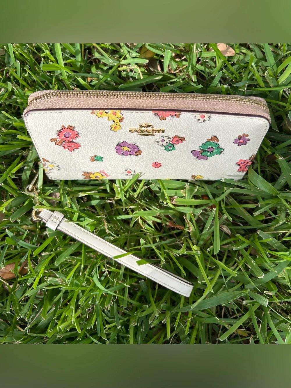 Coach Accordion Long Floral Zippy Wallet/Wristlet
